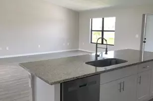 528 NW 7th Terrace, Cape Coral, FL 33993 - Photo 5