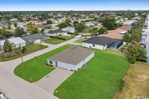 1327 SE 16th Pl, Cape Coral, FL 33990 - Photo 27