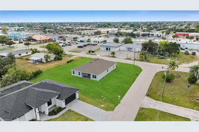 1327 SE 16th Pl, Cape Coral, FL 33990 - Photo 29