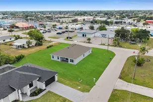 1327 SE 16th Pl, Cape Coral, FL 33990 - Photo 29