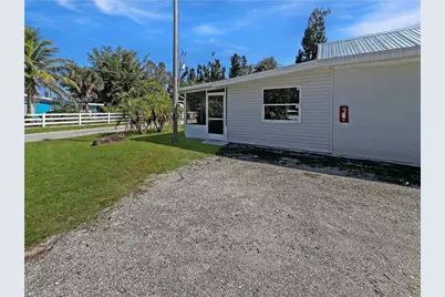 15206 Stringfellow Rd #4, Bokeelia, FL 33922 - Photo 5