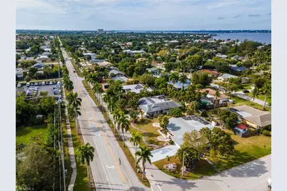 5657 Eichen Cir E, Fort Myers, FL 33919 - Photo 47