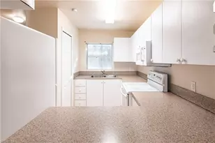 1321 SE 8th Ave, Cape Coral, FL 33990 - Photo 9