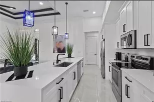 907 NE 13th Pl, Cape Coral, FL 33909 - Photo 5