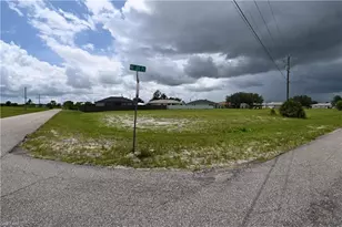 1206 NE 20th Pl, Cape Coral, FL 33909 - Photo 1