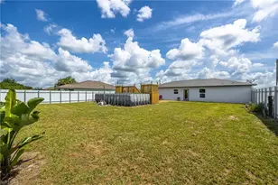 7004 Beaver Cir, Labelle, FL 33935 - Photo 23