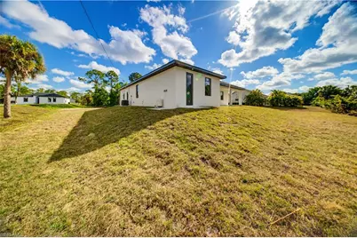 713 Hamilton Ave, Lehigh Acres, FL 33972 - Photo 7