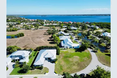 6057 Marsh Point Ln, North Fort Myers, FL 33917 - Photo 5