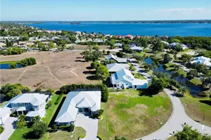 6057 Marsh Point Ln, North Fort Myers, FL 33917 - Photo 5