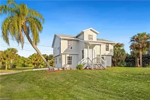 260 13th St SW, Naples, FL 34117 - Photo 13