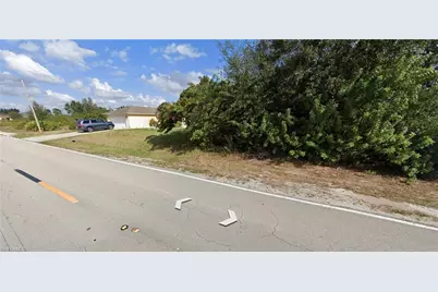 902 Sara Ave N, Lehigh Acres, FL 33971 - Photo 3