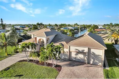 907 SW 51st Ter, Cape Coral, FL 33914 - Photo 5