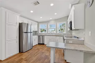 516 Menton Ln, Naples, FL 34112 - Photo 9