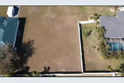 1810 SW 27th St, Cape Coral, FL 33914 - Photo 13