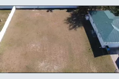 1810 SW 27th St, Cape Coral, FL 33914 - Photo 11