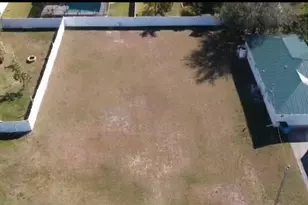 1810 SW 27th St, Cape Coral, FL 33914 - Photo 1