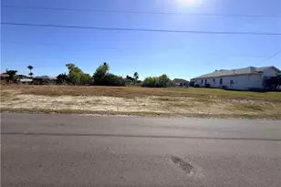 1118 NE 12th St, Cape Coral, FL 33909 - Photo 3