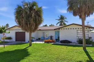 1432 Wellington Ct, Cape Coral, FL 33904 - Photo 43
