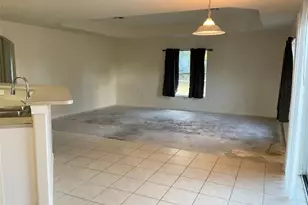 2323 NE 26th St, Cape Coral, FL 33909 - Photo 5