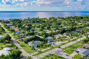 12150 McGregor Blvd, Fort Myers, FL 33919 - Photo 3