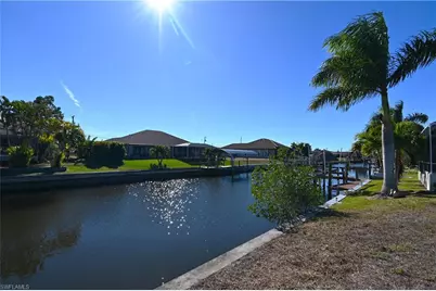 524 Mohawk Pkwy, Cape Coral, FL 33914 - Photo 9