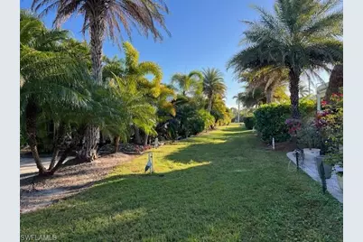 10342 Prairie Iris Trl, Fort Myers, FL 33905 - Photo 15