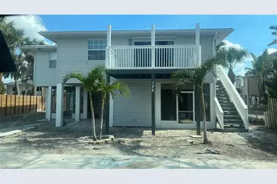 128 Eucalyptus Ct #D, Fort Myers Beach, FL 33931 - Photo 1