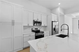 305 NW 15th Pl, Cape Coral, FL 33993 - Photo 11