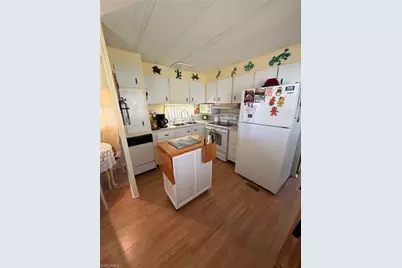 9 Red Poinciana Dr, Fort Myers, FL 33908 - Photo 5