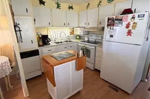 9 Red Poinciana Dr, Fort Myers, FL 33908 - Photo 5