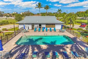 9 Red Poinciana Dr, Fort Myers, FL 33908 - Photo 3