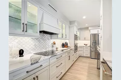 10851 Gulf Shore Dr #1004, Naples, FL 34108 - Photo 5