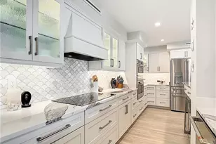 10851 Gulf Shore Dr, Naples, FL 34108 - Photo 5