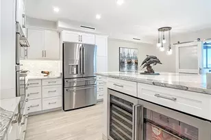 10851 Gulf Shore Dr, Naples, FL 34108 - Photo 7