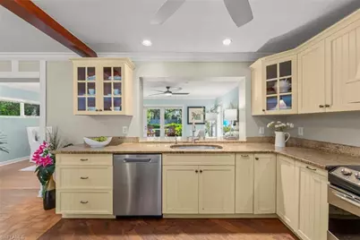 3325 Avocado Dr, Fort Myers, FL 33901 - Photo 9