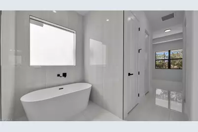 804 Oakridge Ave S, Lehigh Acres, FL 33974 - Photo 7