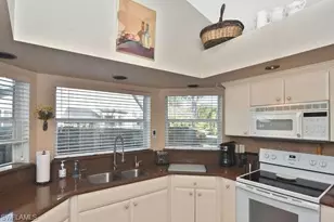 2301 McGregor Park Cir, Fort Myers, FL 33908 - Photo 33