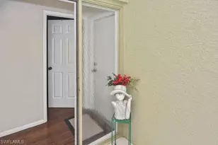 2301 McGregor Park Cir, Fort Myers, FL 33908 - Photo 9