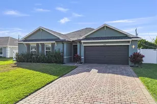 2540 SW 9th Pl, Cape Coral, FL 33914 - Photo 5