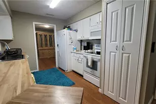 1642 SE 39th Terrace, Cape Coral, FL 33904 - Photo 7