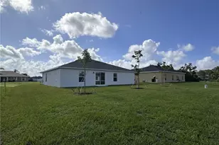 3206 NE 14th Pl, Cape Coral, FL 33993 - Photo 3