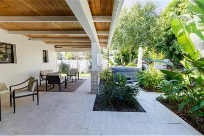 1325 Canterbury Dr, Fort Myers, FL 33901 - Photo 9