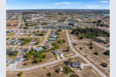 801 SW 2nd Ter, Cape Coral, FL 33991 - Photo 11