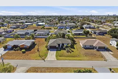 110 SE 39th St, Cape Coral, FL 33904 - Photo 3