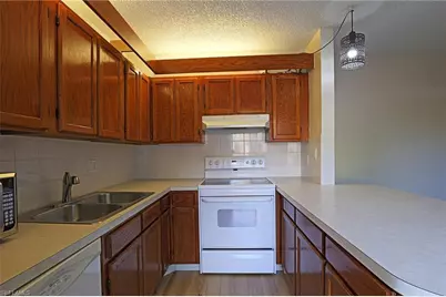 5219 Cedarbend Dr #4, Fort Myers, FL 33919 - Photo 5