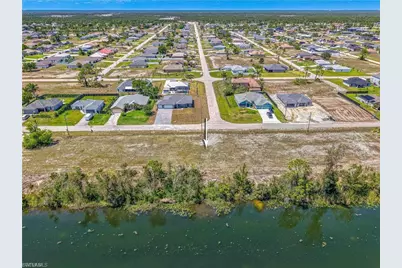 2002 NW 27th St, Cape Coral, FL 33993 - Photo 7
