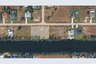 2002 NW 27th St, Cape Coral, FL 33993 - Photo 9