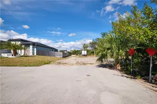 201 SW 40th St, Cape Coral, FL 33914 - Photo 5