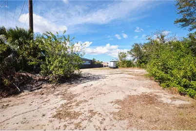 201 SW 40th St, Cape Coral, FL 33914 - Photo 37