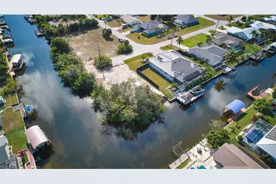 201 SW 40th St, Cape Coral, FL 33914 - Photo 31